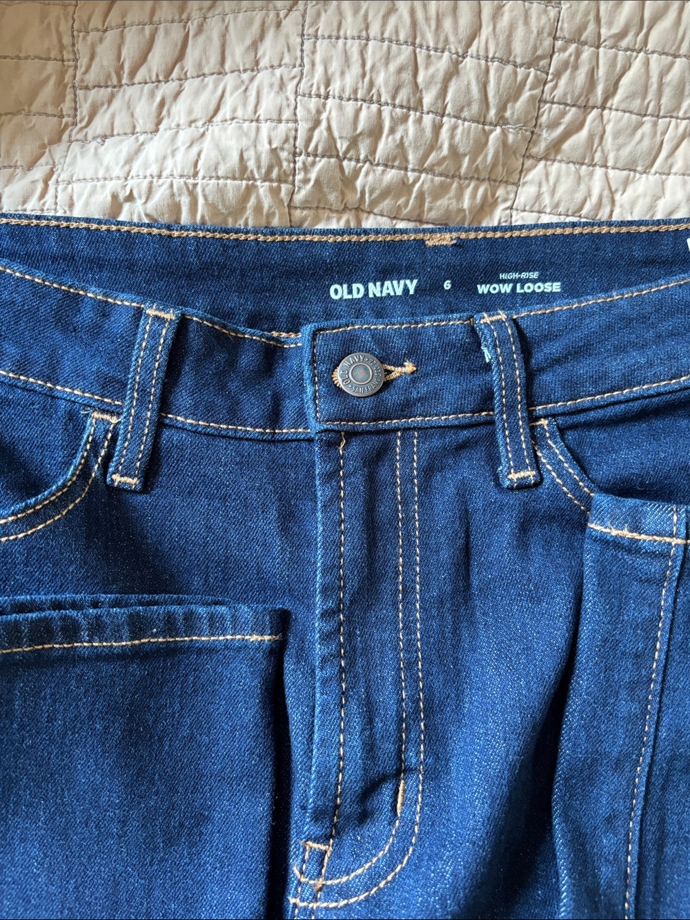 Old Navy Wow Loose Jeans - Picture 8 of 8